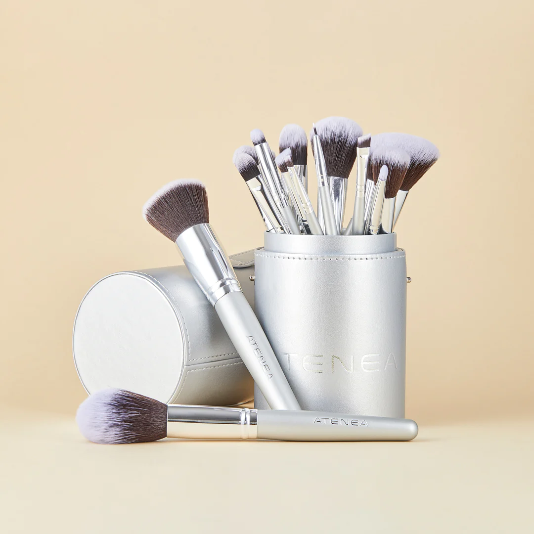 KIT DE BROCHAS DE MAQUILLAJE SILVER WINTER X16 PCS ATENEA